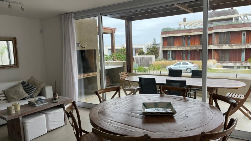 Departamento en alquiler  con parrilla a pasos de Playa Montoya
